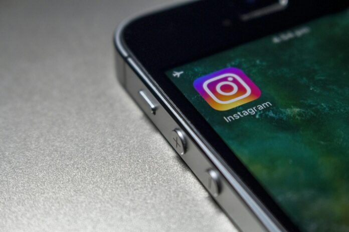 åldersgräns för sociala medier
